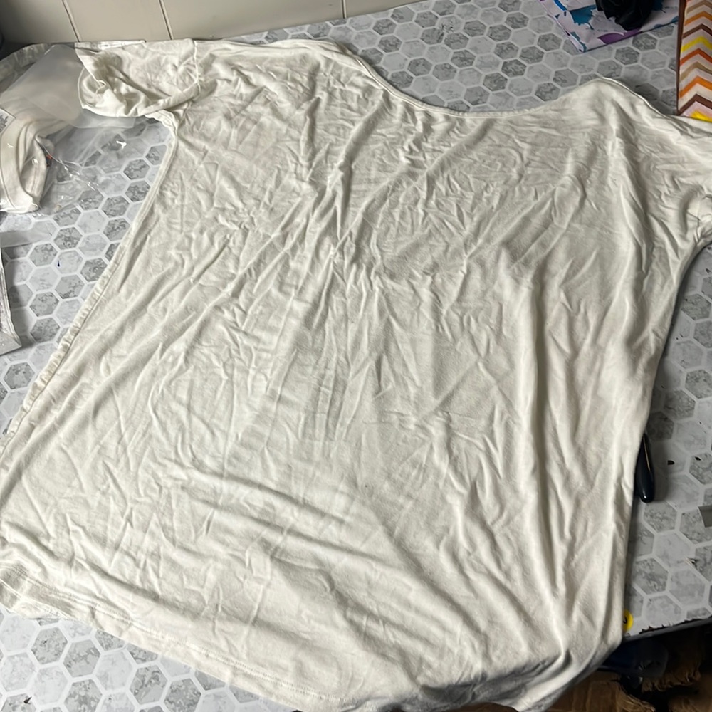 Forever 21 Medium White Short Sleeve Low Back T Shirt